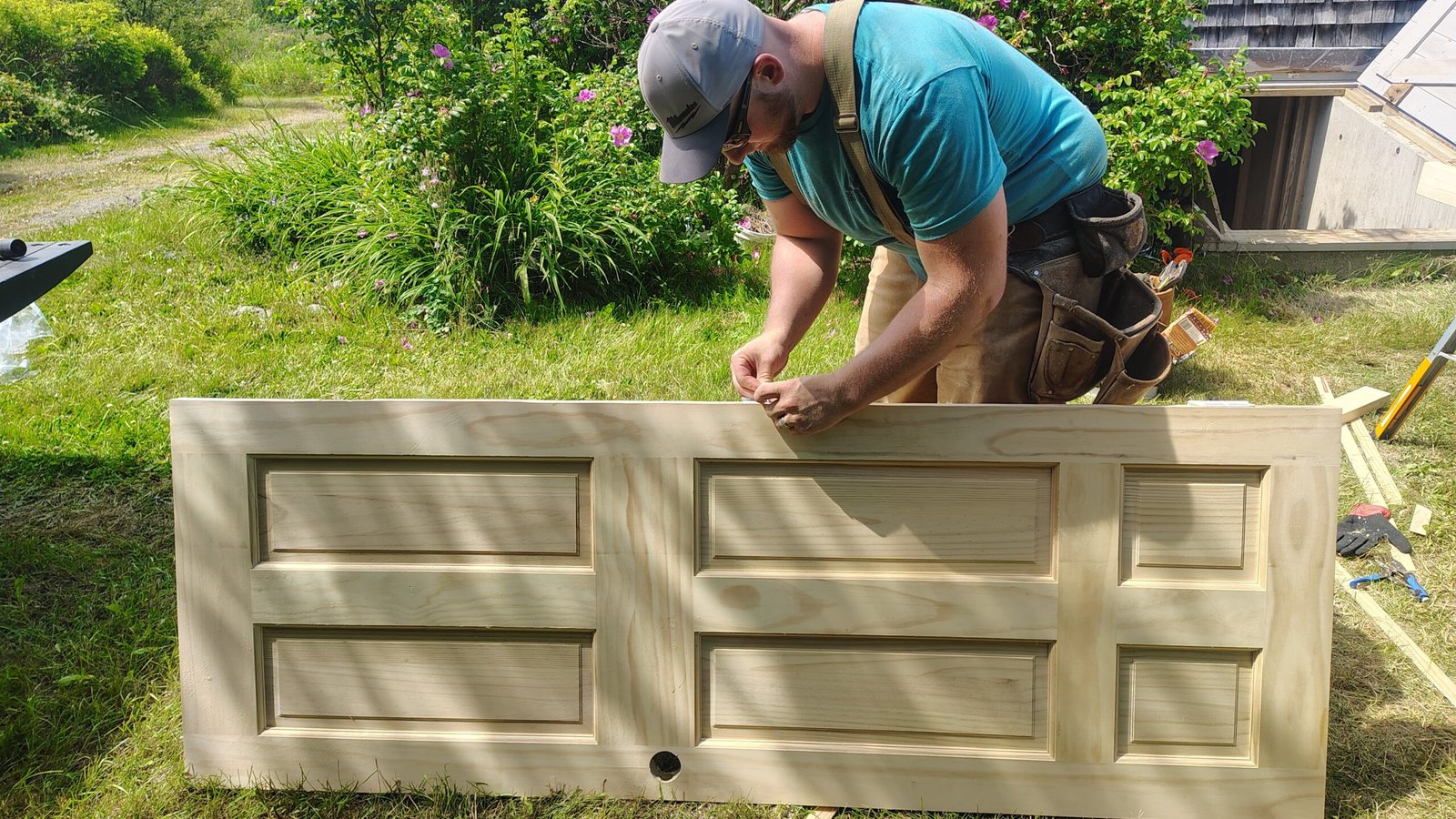 Jayde custom-fitting door